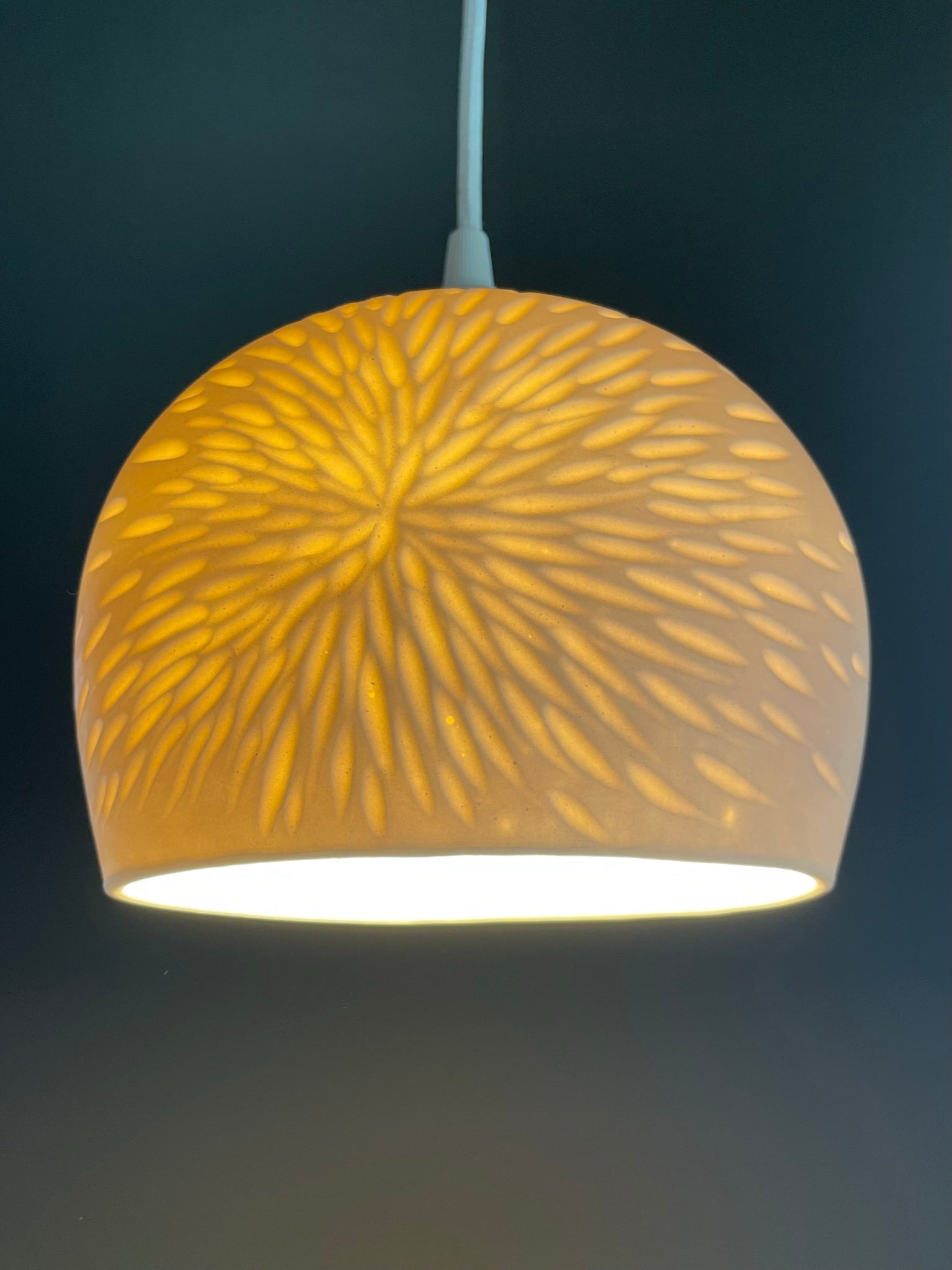 Sunburst pendant lamp sphere